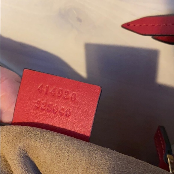 Gucci Hobo new with out tag - Picture 6 of 8